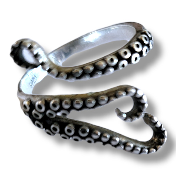 925 Silver Antiqued Carpal Knobs on Kraken Octopus Tentacle Bypass ring … - Picture 7 of 7